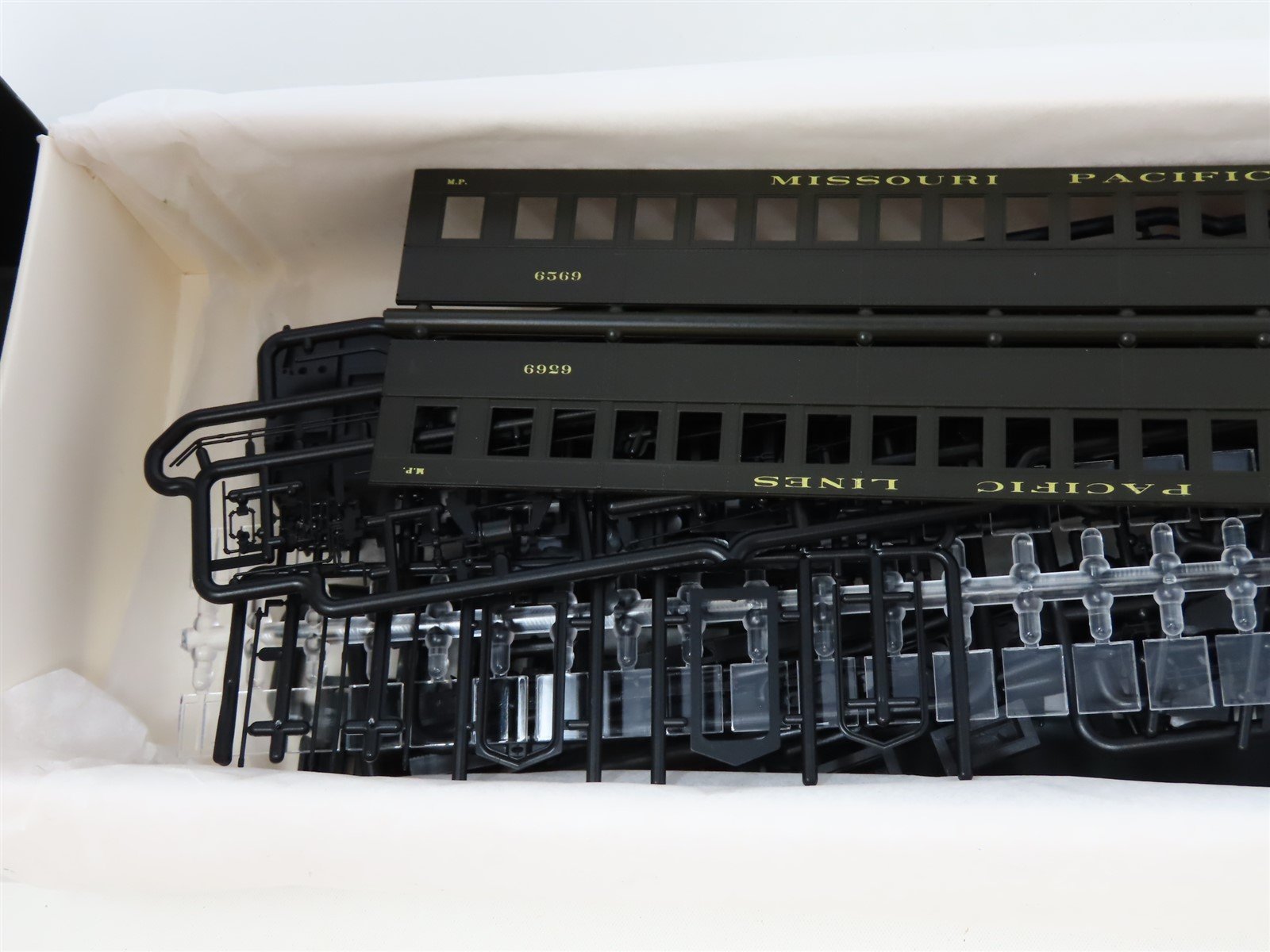 HO Branchline Blueprint Series Kit 5110 MP Missouri Pacific 80' Coach Passenger