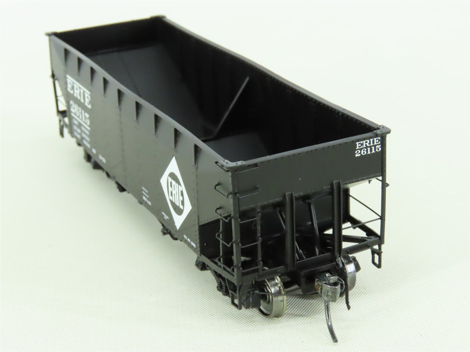 HO Scale InterMountain 47173-06 ERIE Railroad 2-Bay Open Hopper #26115