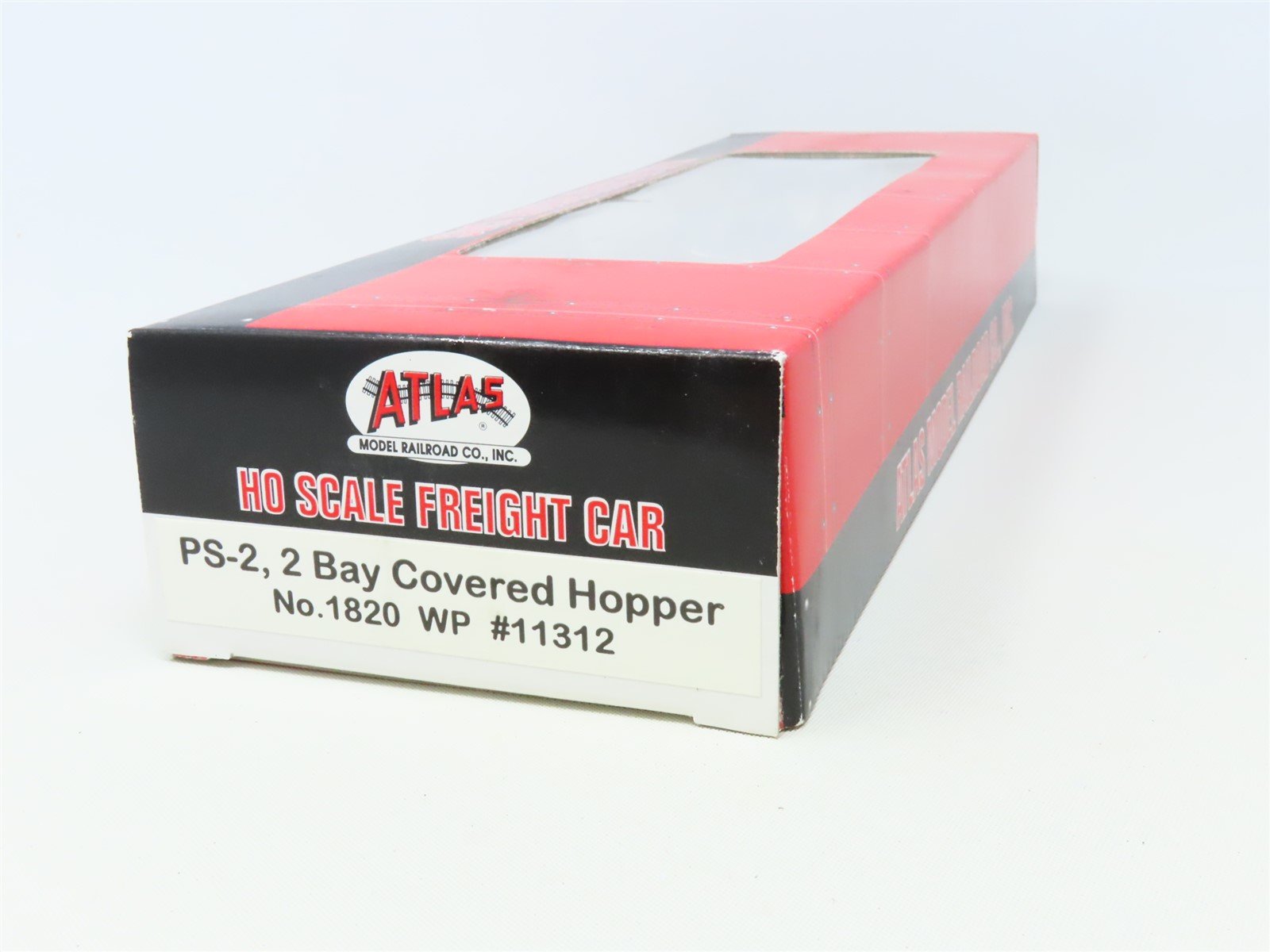 HO Scale Atlas 1820 WP Western Pacific PS-2 2-Bay Covered Hopper #11312