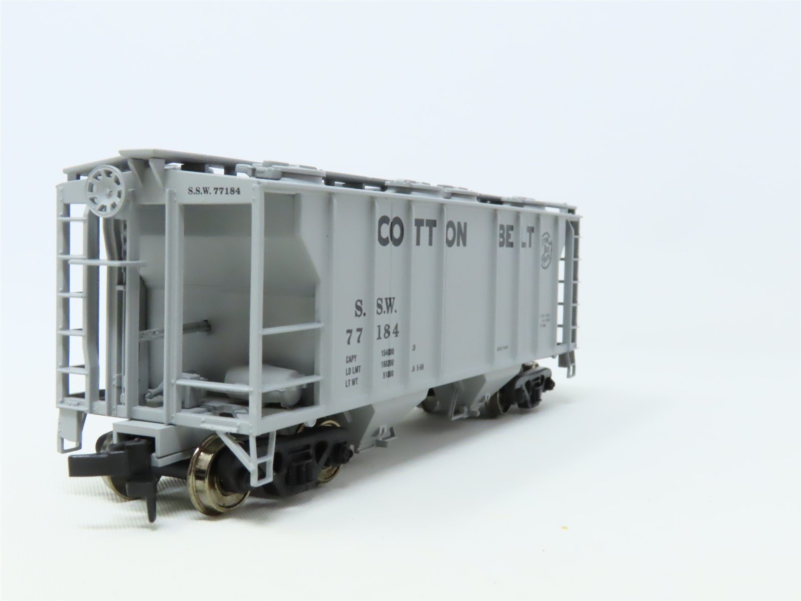 HO Scale Atlas 1805 SSW Cotton Belt Route PS-2 2-Bay Covered Hopper #77184