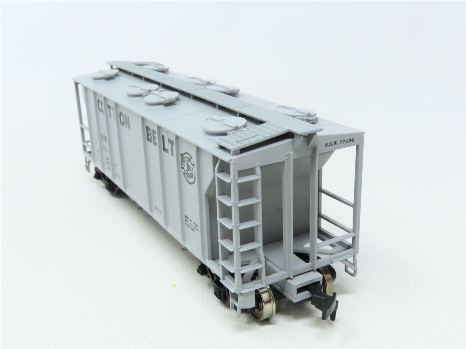 HO Scale Atlas 1805 SSW Cotton Belt Route PS-2 2-Bay Covered Hopper #77184