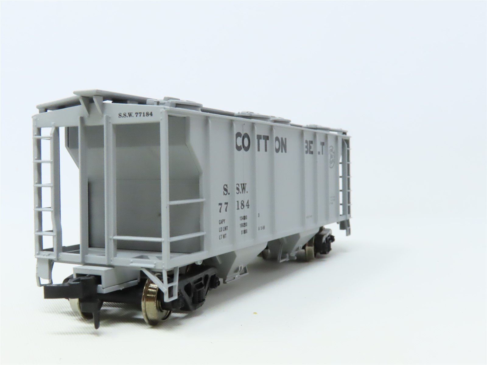 HO Scale Atlas 1805 SSW Cotton Belt Route PS-2 2-Bay Covered Hopper #77184