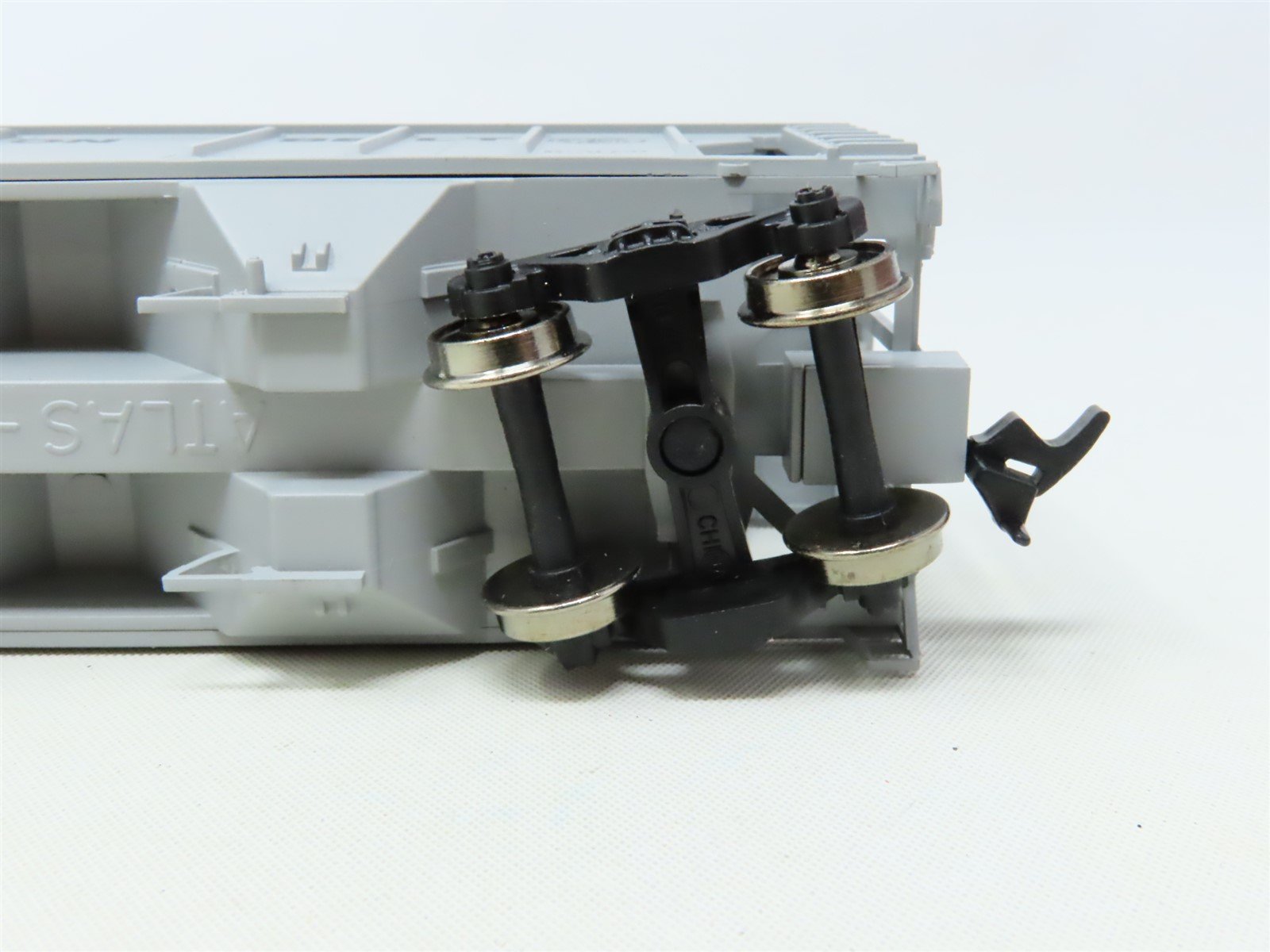 HO Scale Atlas 1805 SSW Cotton Belt Route PS-2 2-Bay Covered Hopper #77184