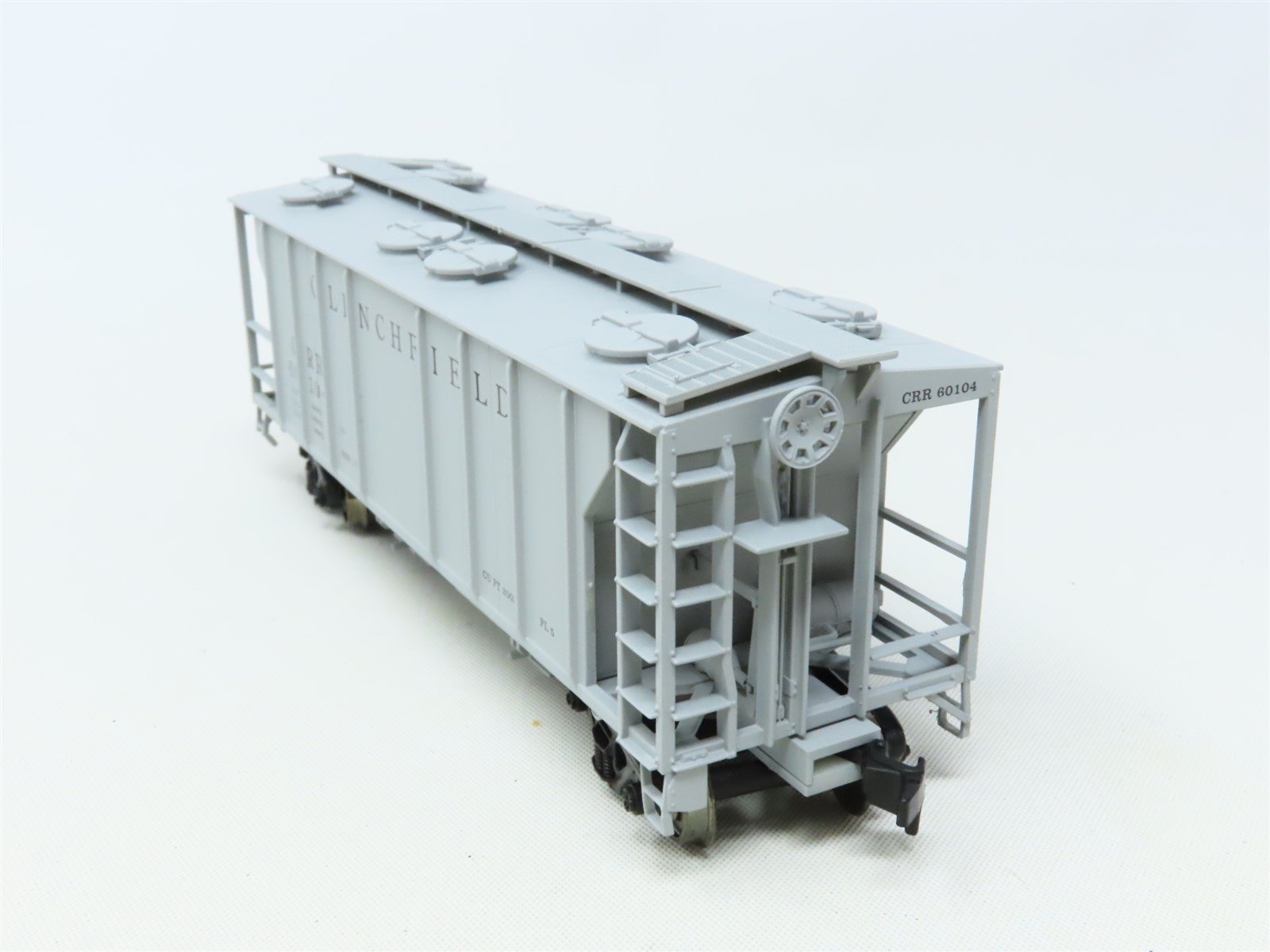 HO Scale Atlas 1817 CRR Clinchfield Railroad 2-Bay Covered Hopper #60104