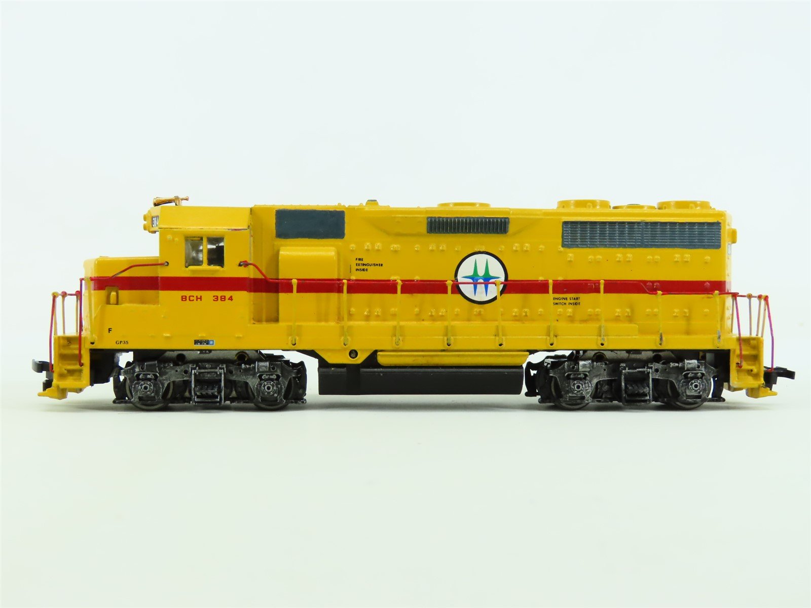 HO Scale Athearn BCH British Columbia Hydro EMD GP35 Diesel #384 - Custom