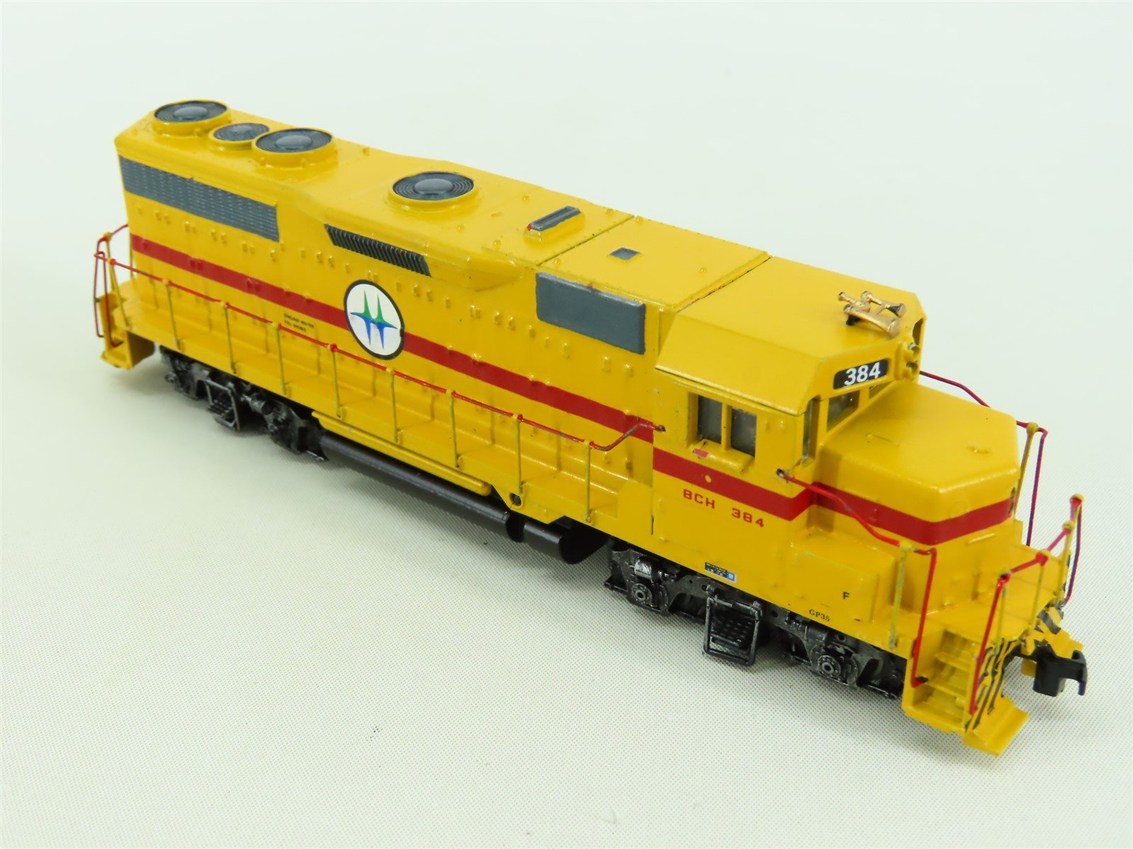 HO Scale Athearn BCH British Columbia Hydro EMD GP35 Diesel #384 - Custom