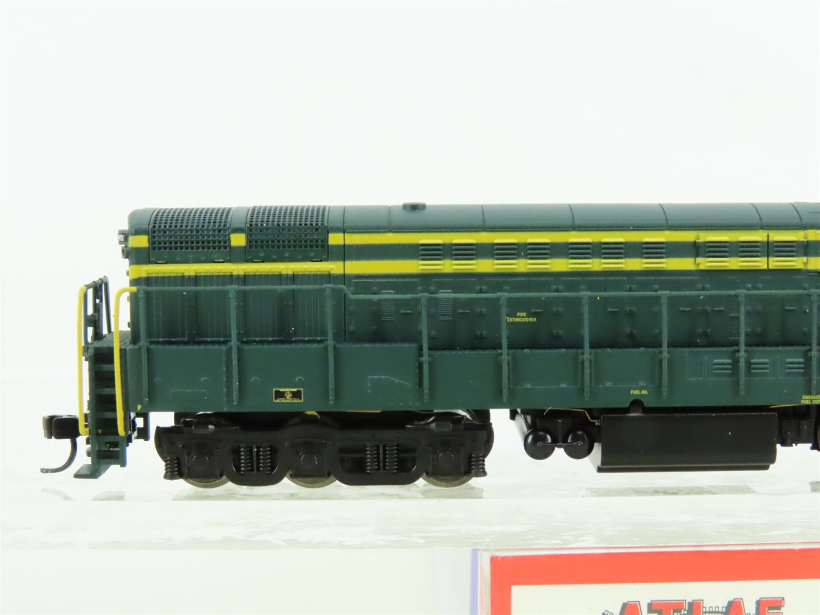 N Atlas 49533 CNJ Jersey Central FM H24-66 Trainmaster Diesel #2405 - DCC Ready