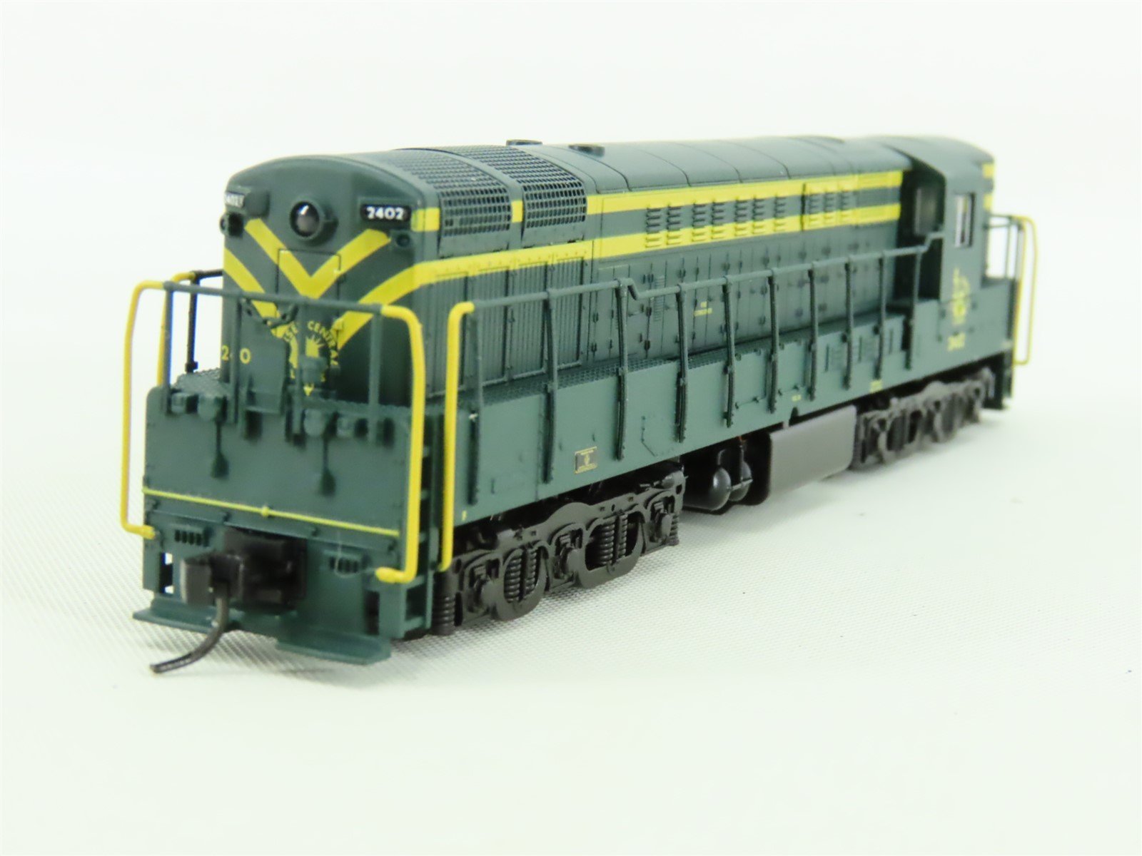 N Atlas 49532 CNJ Jersey Central FM H24-66 Trainmaster Diesel #2402 ...