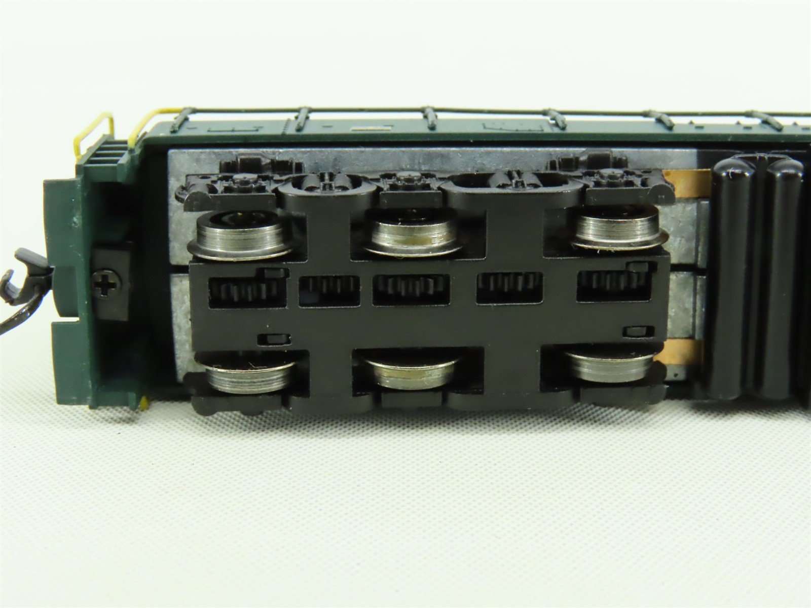 N Atlas 49532 CNJ Jersey Central FM H24-66 Trainmaster Diesel #2402 - DCC Ready