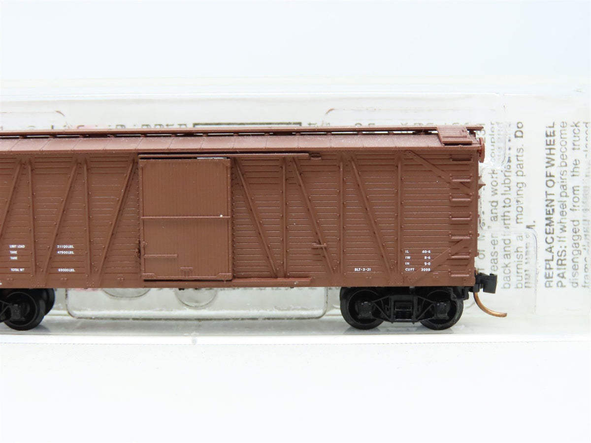 N Scale Micro-Trains MTL #28120 CP Canadian Pacific 40&#39; Box Car #230100