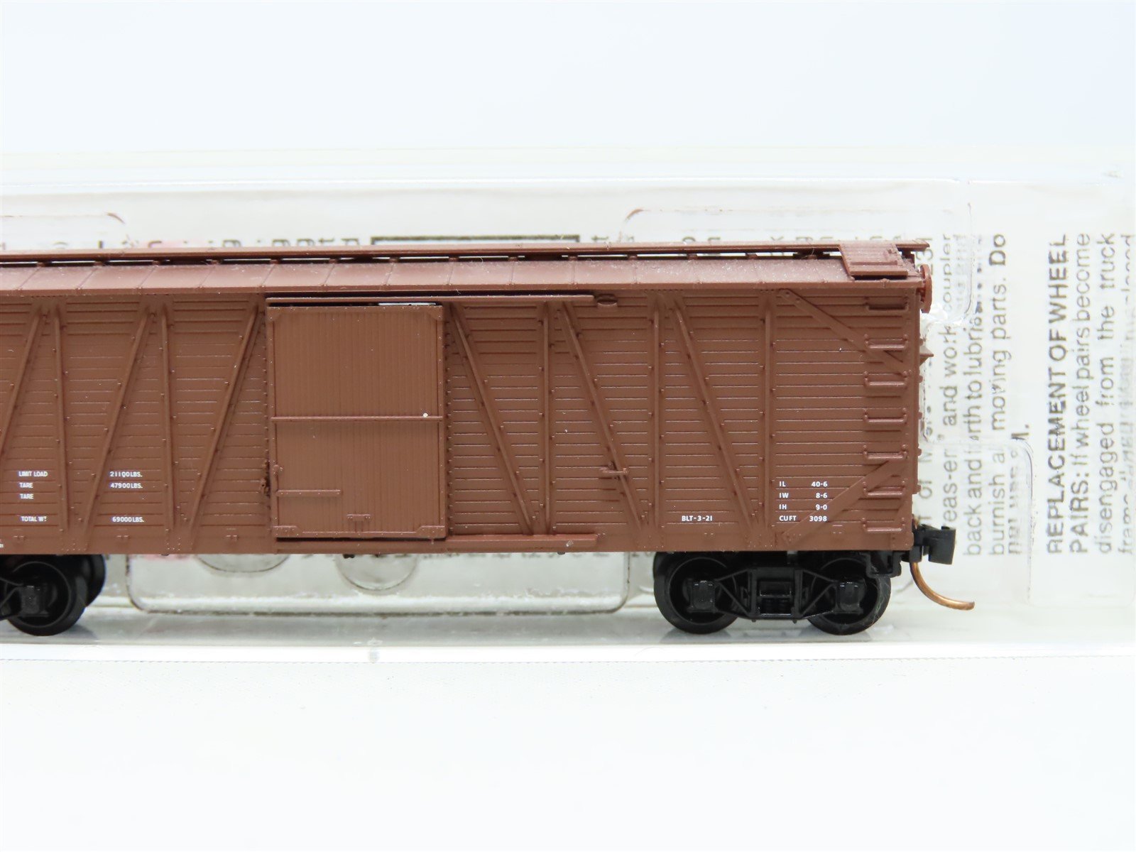 N Scale Micro-Trains MTL #28120 CP Canadian Pacific 40' Box Car #23010 -  Model Train Market