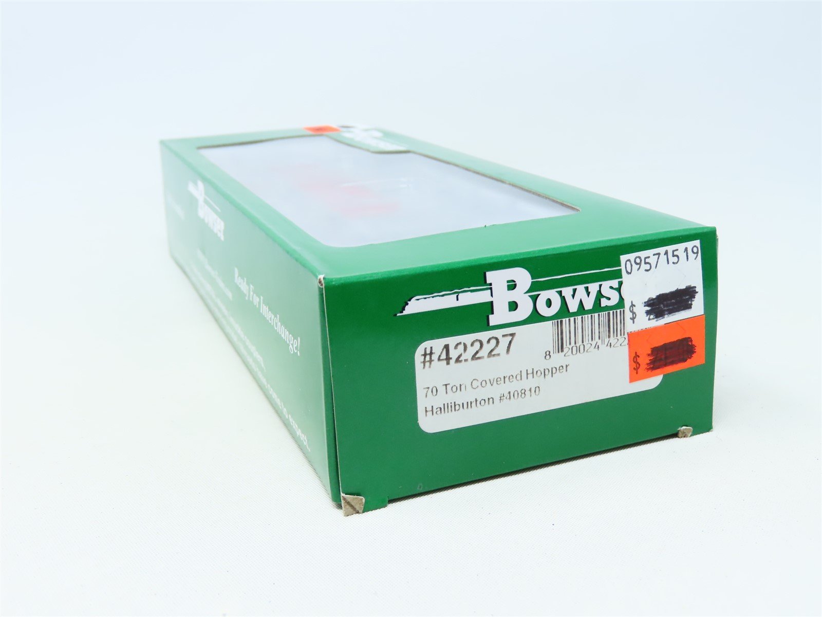 HO Scale Bowser #42227 HWCX Halliburton Services 2-Bay Covered Hopper #40810