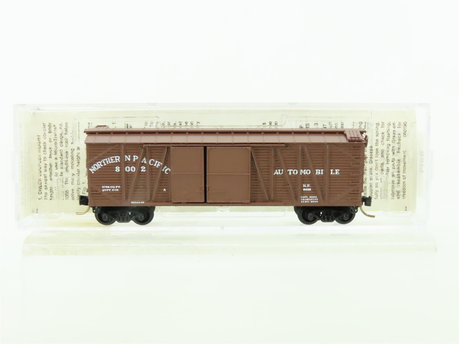 N Micro-Trains MTL 29030 NP Northern Pacific 40' Outside Braced Box Car #8002