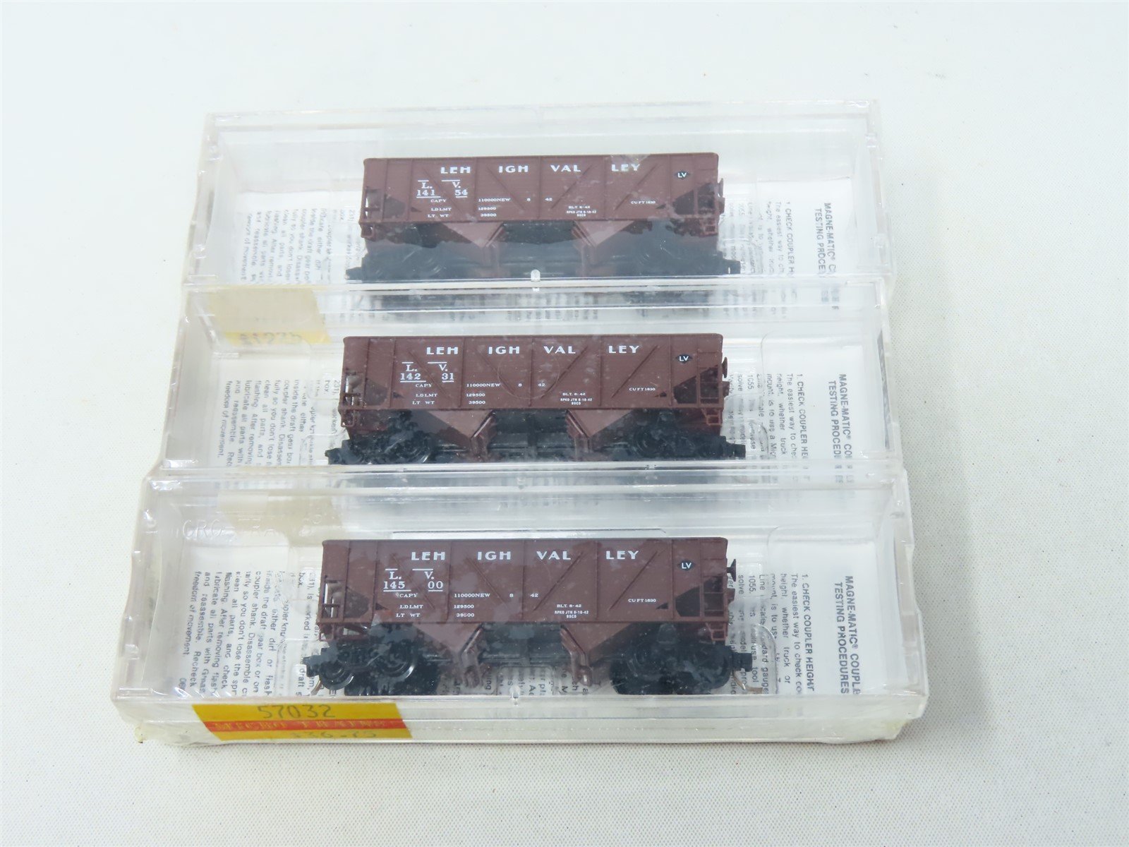 N Scale Micro-Trains MTL #57032 LV Lehigh Valley 2-Bay Open Hopper 3-Pk.- Sealed