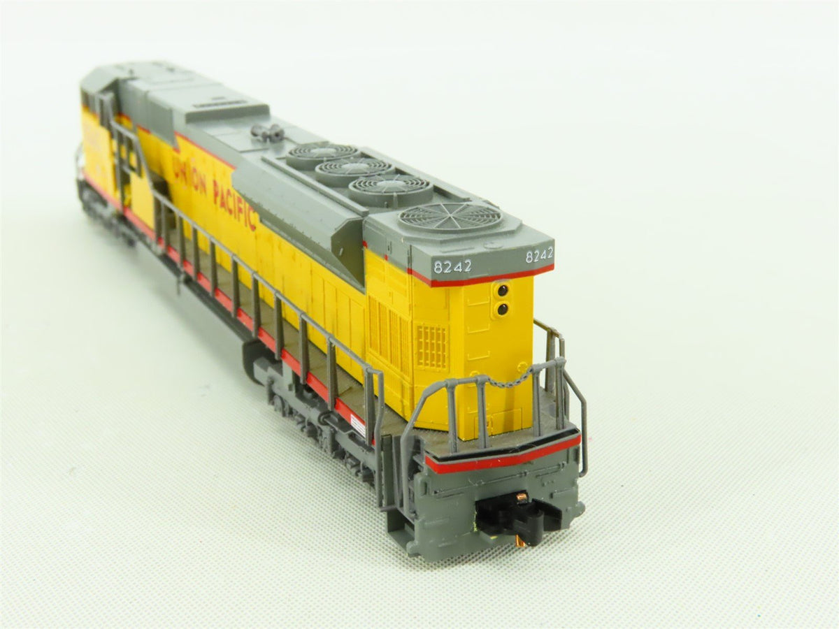 N Scale KATO 176-5613 UP Union Pacific EMD SD90/43MAC Diesel #8242 w/DCC