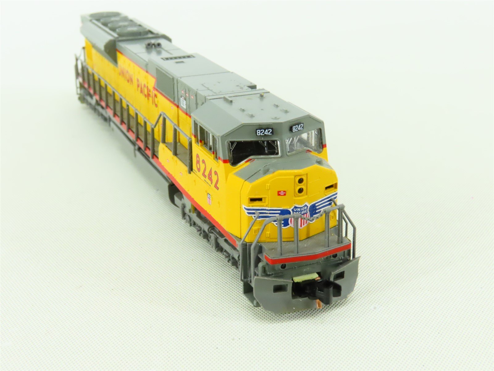 N Scale KATO 176-5613 UP Union Pacific EMD SD90/43MAC Diesel #8242 
