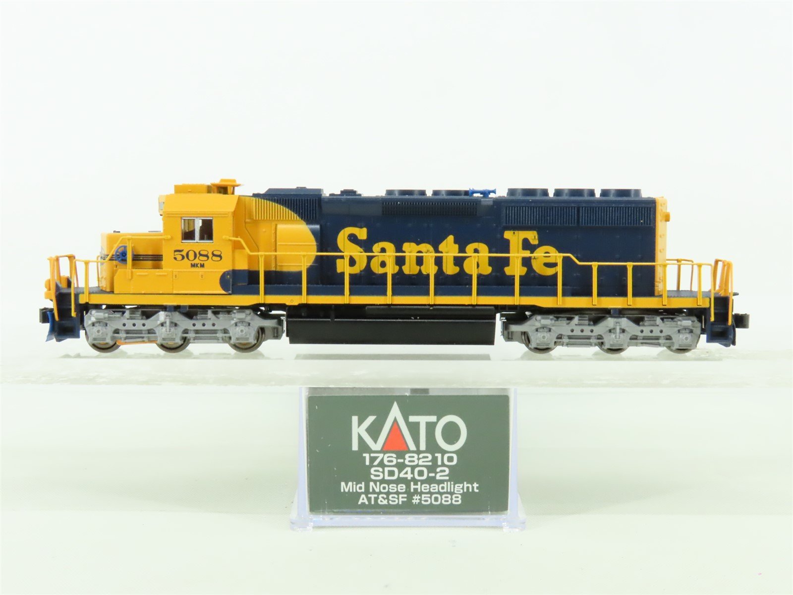 N Scale KATO 176-8210-DCC ATSF Santa Fe EMD SD40-2 Mid Diesel #5088 w/DCC