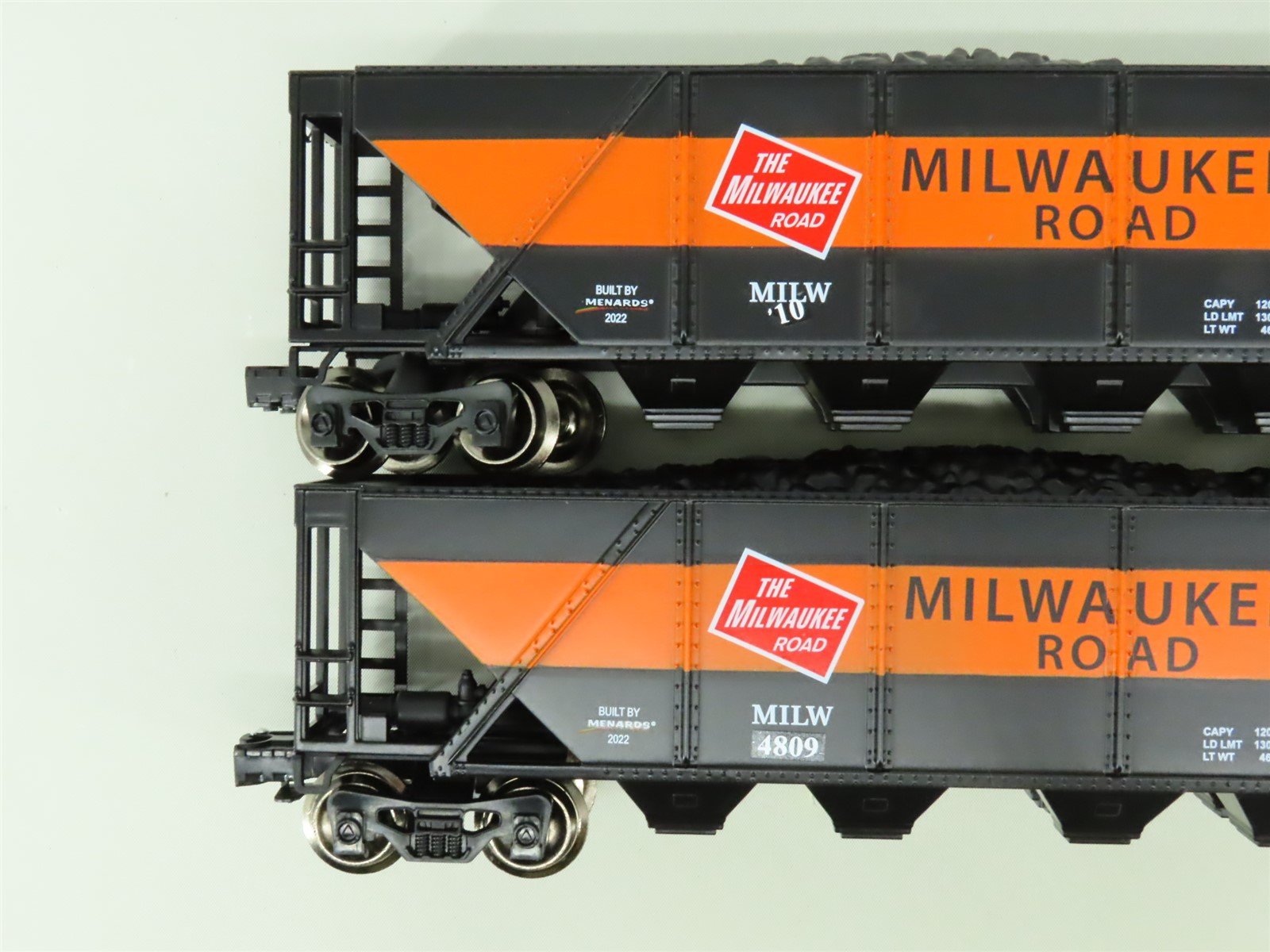 O Gauge 3-Rail Menards 279-8949 MILW Milwaukee Road 4-Bay Hoppers w/Load 6-Pack
