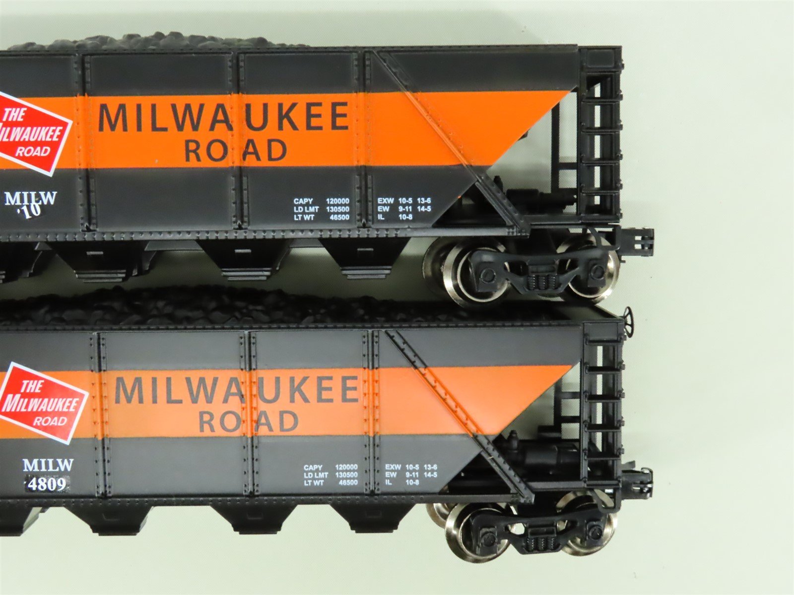 O Gauge 3-Rail Menards 279-8949 MILW Milwaukee Road 4-Bay Hoppers w/Load 6-Pack