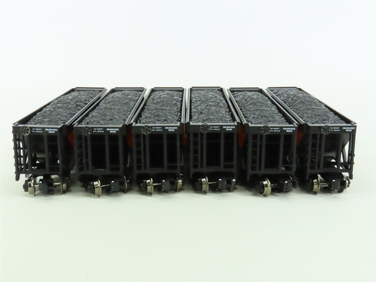 O Gauge 3-Rail Menards 279-8949 MILW Milwaukee Road 4-Bay Hoppers w/Load 6-Pack