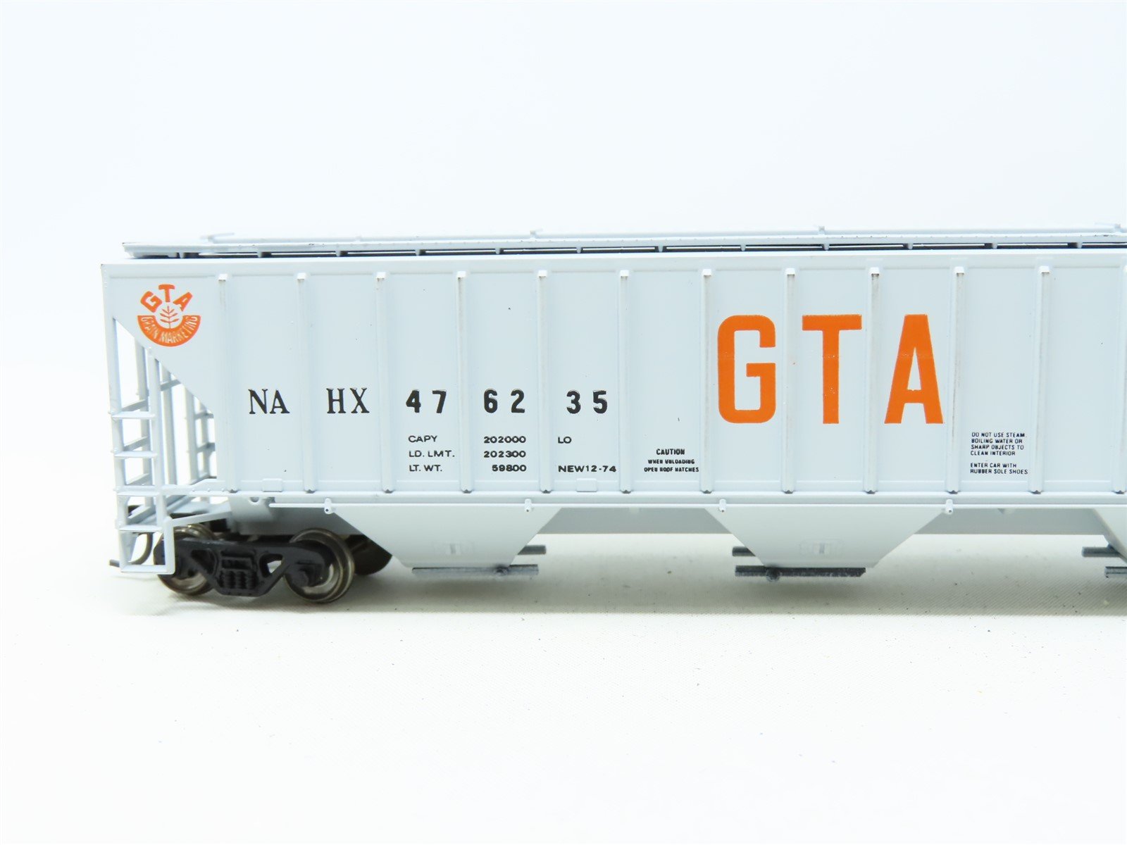 HO Scale Athearn NAHX GTA Grain 54' 3-Bay Hopper Car #476235 Upgraded