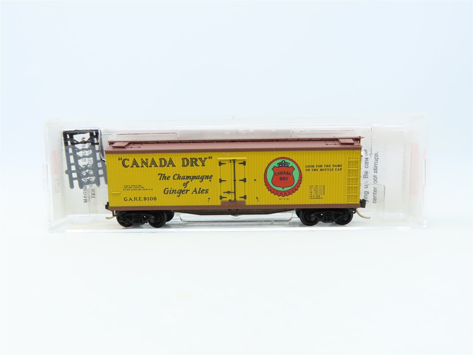 N Scale Micro-Trains MTL 49190 G.A.R.E. Canada Dry 40' Reefer #9106