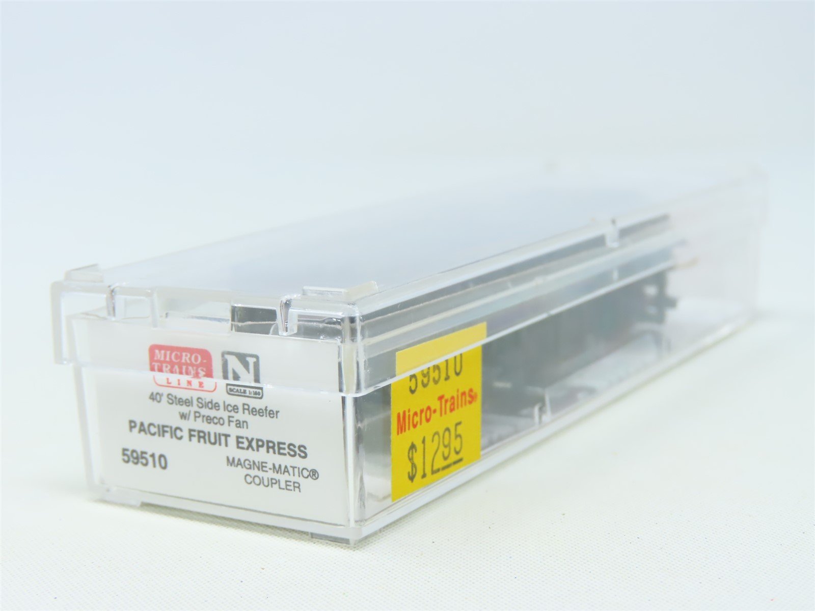 N Scale Micro-Trains MTL 59510 PFE Pacific Fruit Express 40' Reefer #925