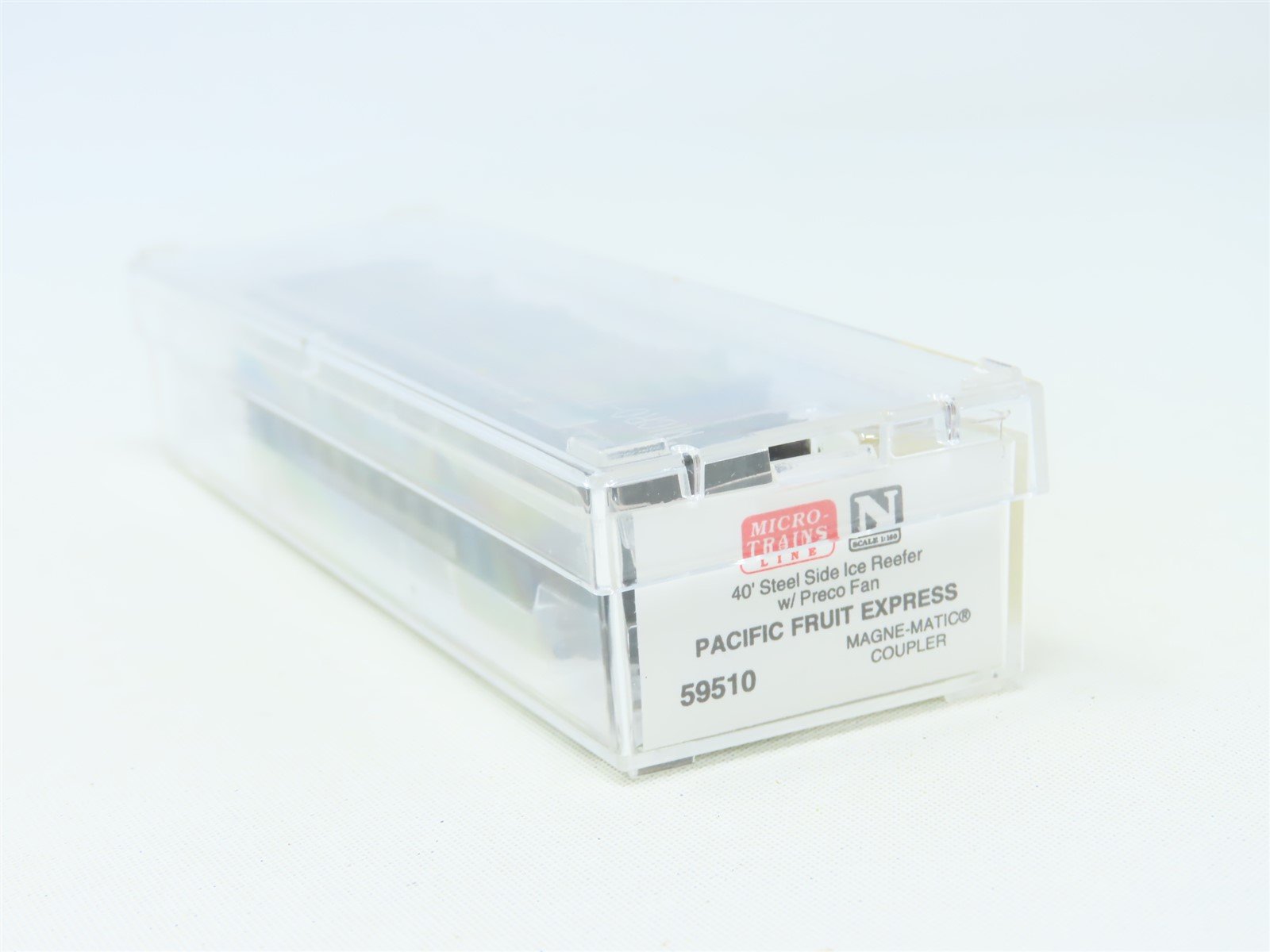 N Scale Micro-Trains MTL 59510 PFE Pacific Fruit Express 40' Reefer #925