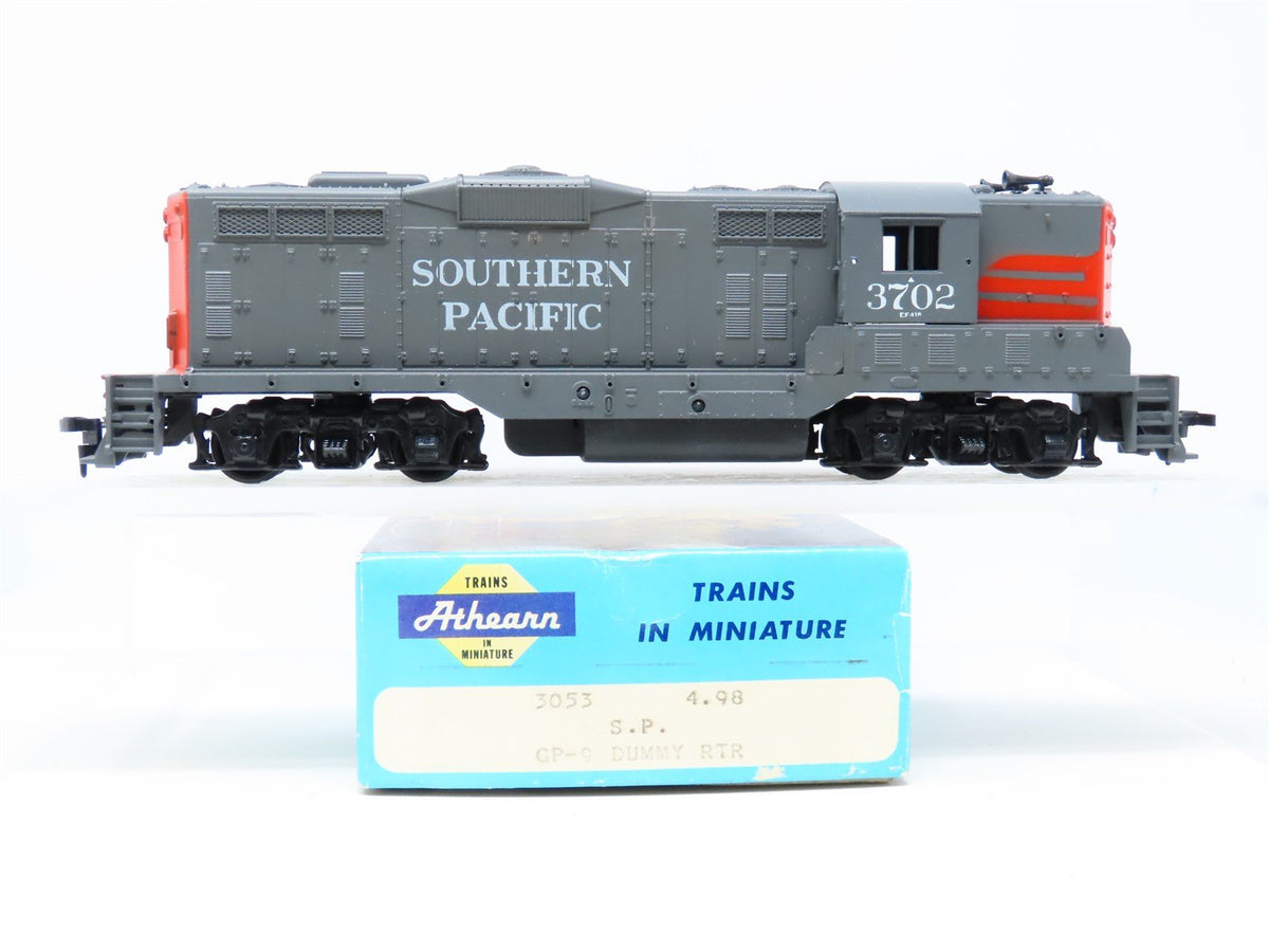 HO Scale Athearn 3053 SP Southern Pacific EMD GP9 Diesel #3702 - Unpowered