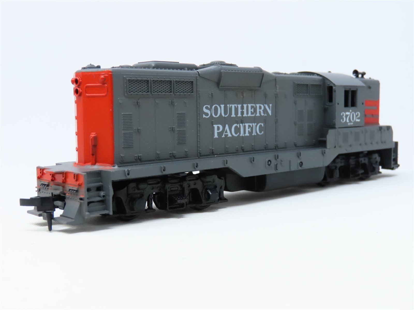 Gp9 Model HO Scale Athearn 3053 SP Southern Pacific EMD GP9 Diesel #3702 - Unpow ...