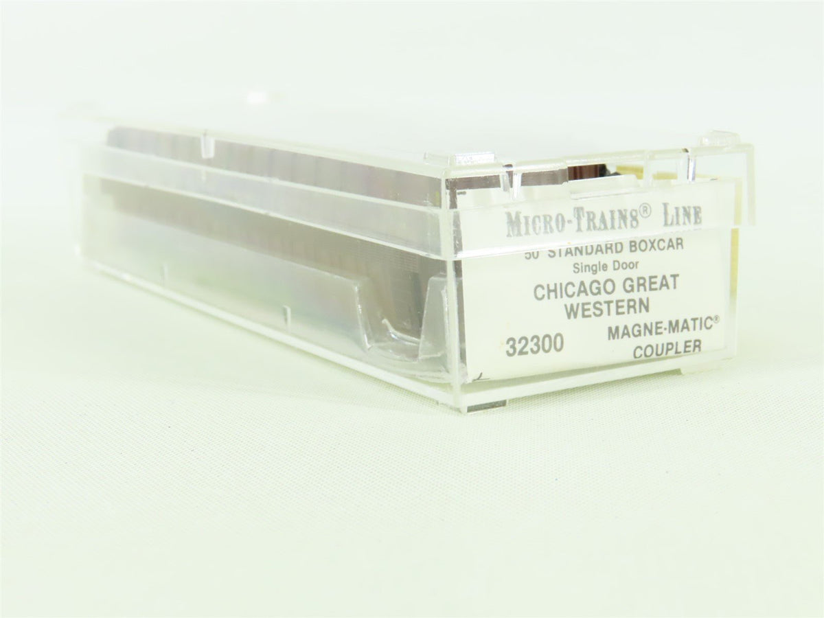 N Scale Micro-Trains MTL #32300 CGW Chicago Great Western 50&#39; Box Car #307