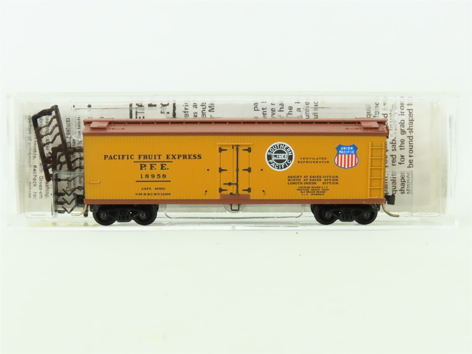 N Micro-Trains MTL #47060 UP SP PFE Pacific Fruit Express 40' Wood Reefer #18958