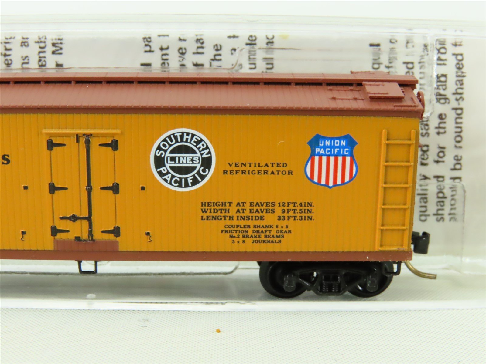 N Micro-Trains MTL #47060 UP SP PFE Pacific Fruit Express 40' Wood Reefer #18958