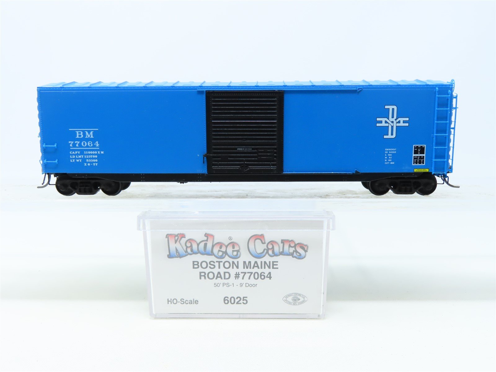 HO Scale Kadee 6025 BM Boston & Maine 50' PS-1 Single Door Box Car #77064