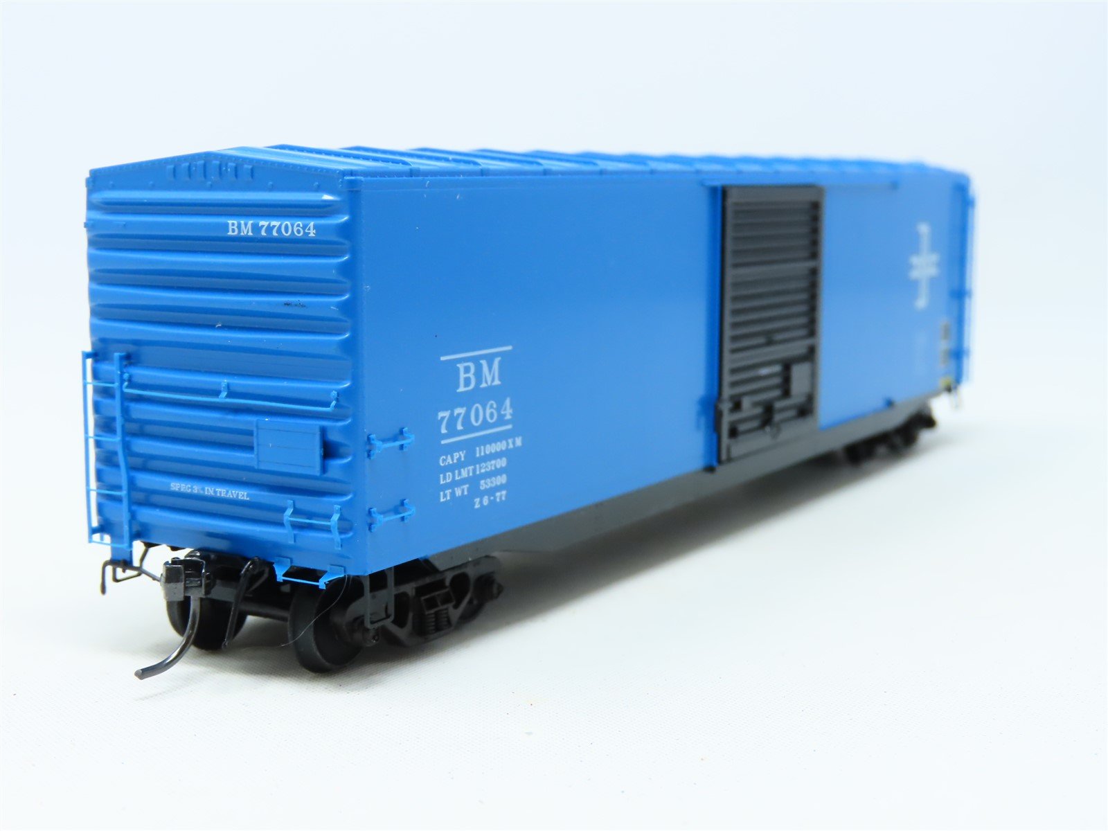 HO Scale Kadee 6025 BM Boston & Maine 50' PS-1 Single Door Box Car #77064