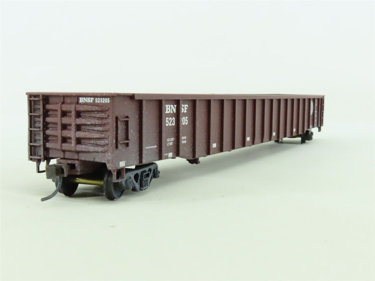 HO Walthers #932-3277 BNSF Railway 65&#39; Mill Gondola #523205 - Custom Weathered