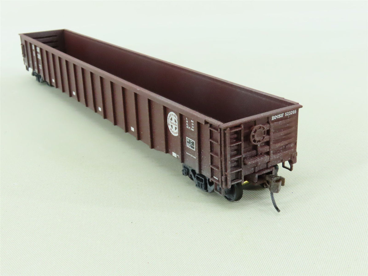 HO Walthers #932-3277 BNSF Railway 65&#39; Mill Gondola #523205 - Custom Weathered