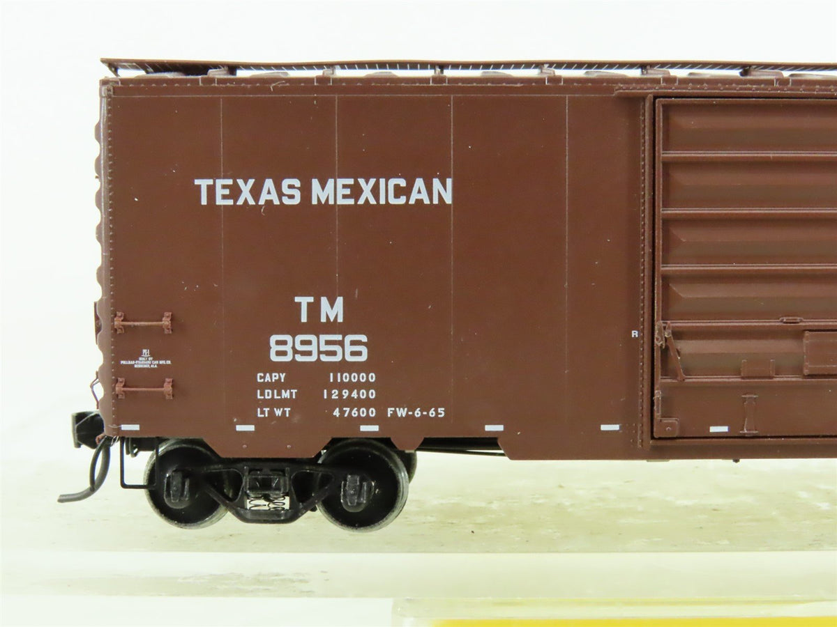 HO Scale Kadee #5201 TM Texas Mexican 40&#39; Box Car #8956 - Custom Weathered