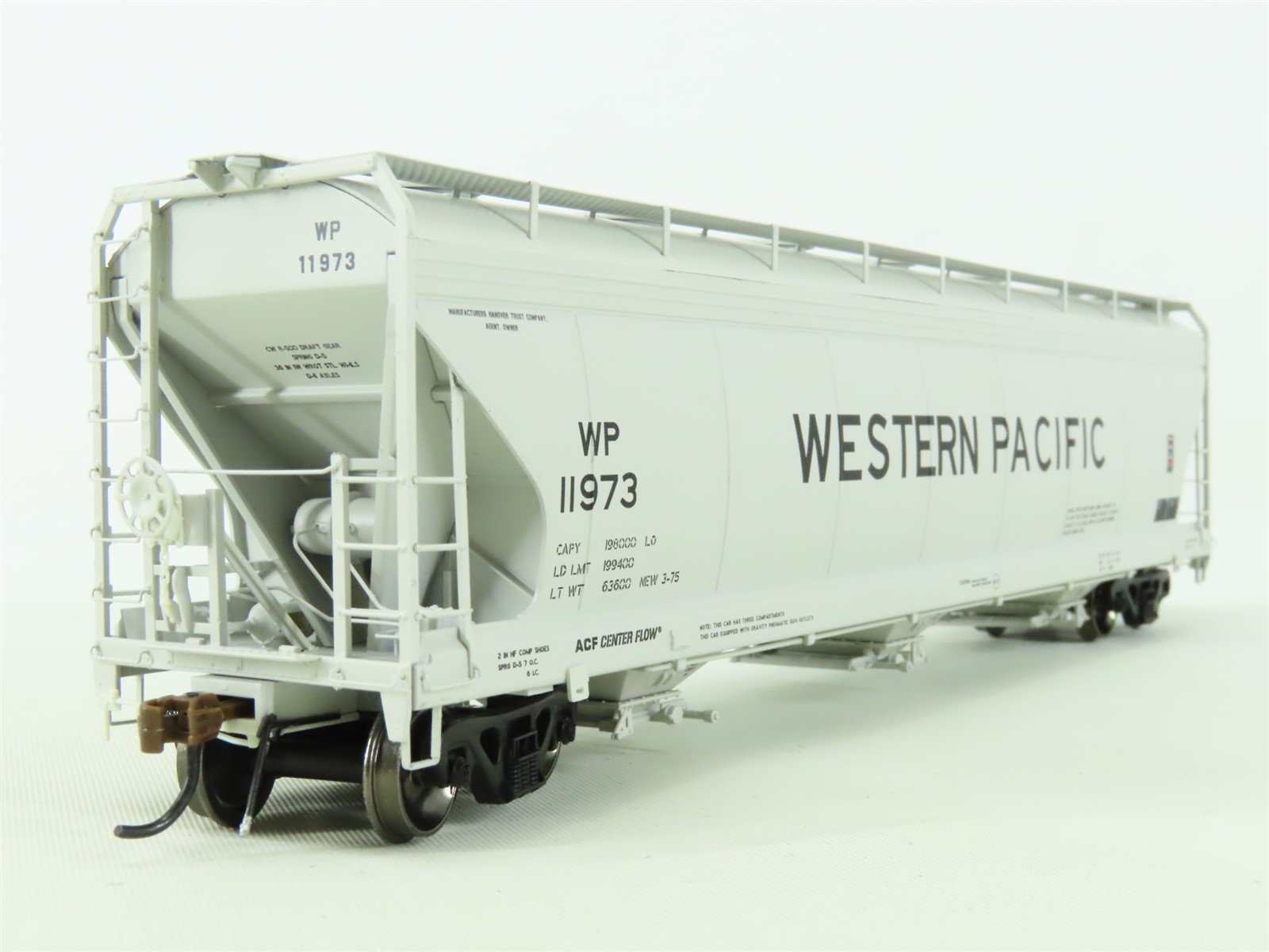 HO Athearn Genesis #ATHG15474 WP Western Pacific 3-Bay Covered Hopper #11973