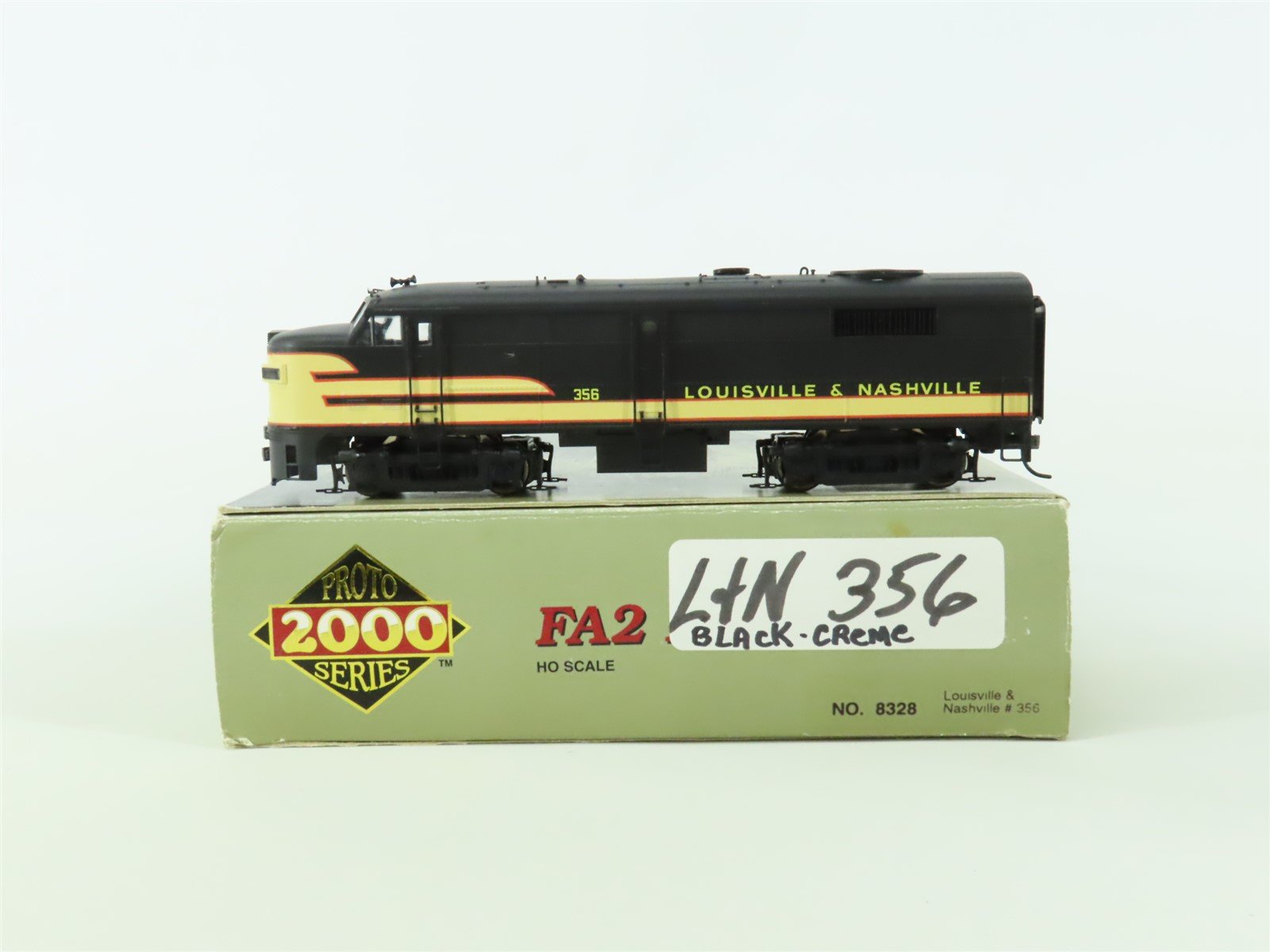 HO Scale Proto 2000 8328 L&N Louisville & Nashville FA2 Diesel