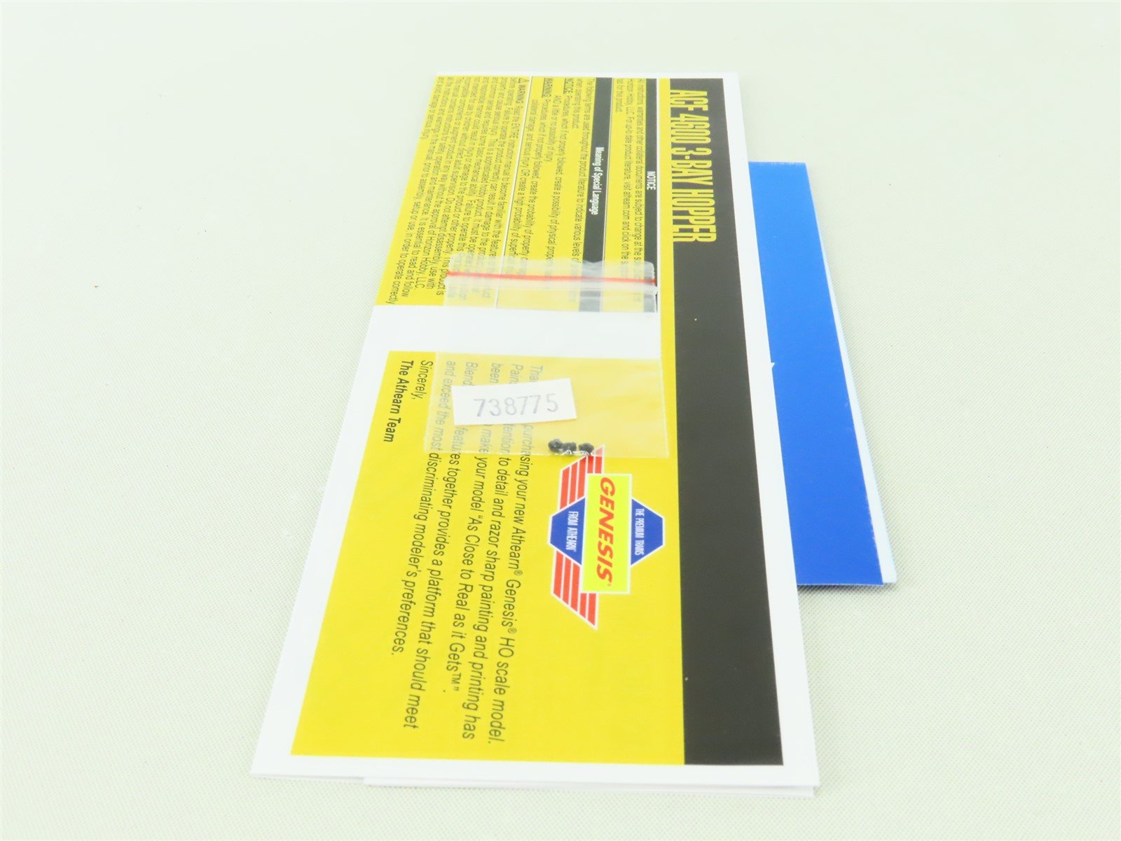 HO Athearn Genesis ATHG15819 BN Burlington Northern 3-Bay Covered Hopper #481242