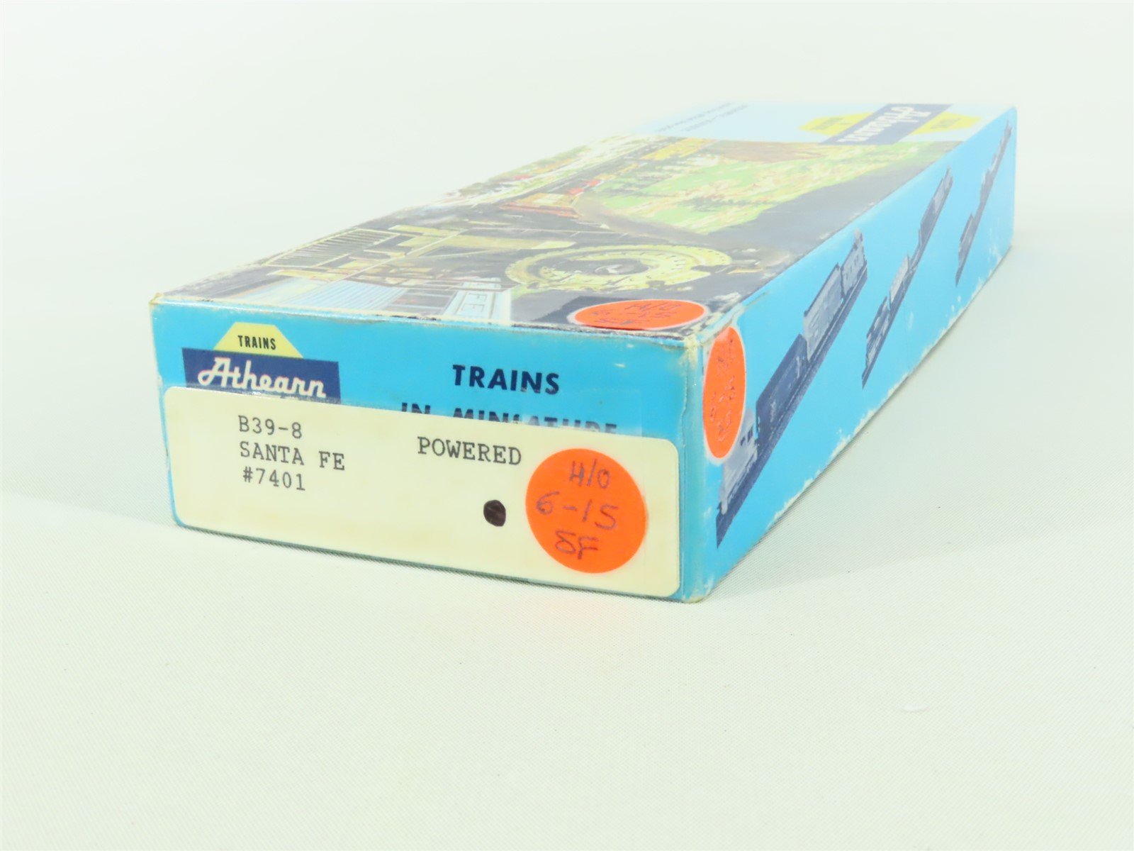 HO Scale Athearn ATSF Santa Fe GE B39-8 Diesel Locomotive #7401 - Weathered