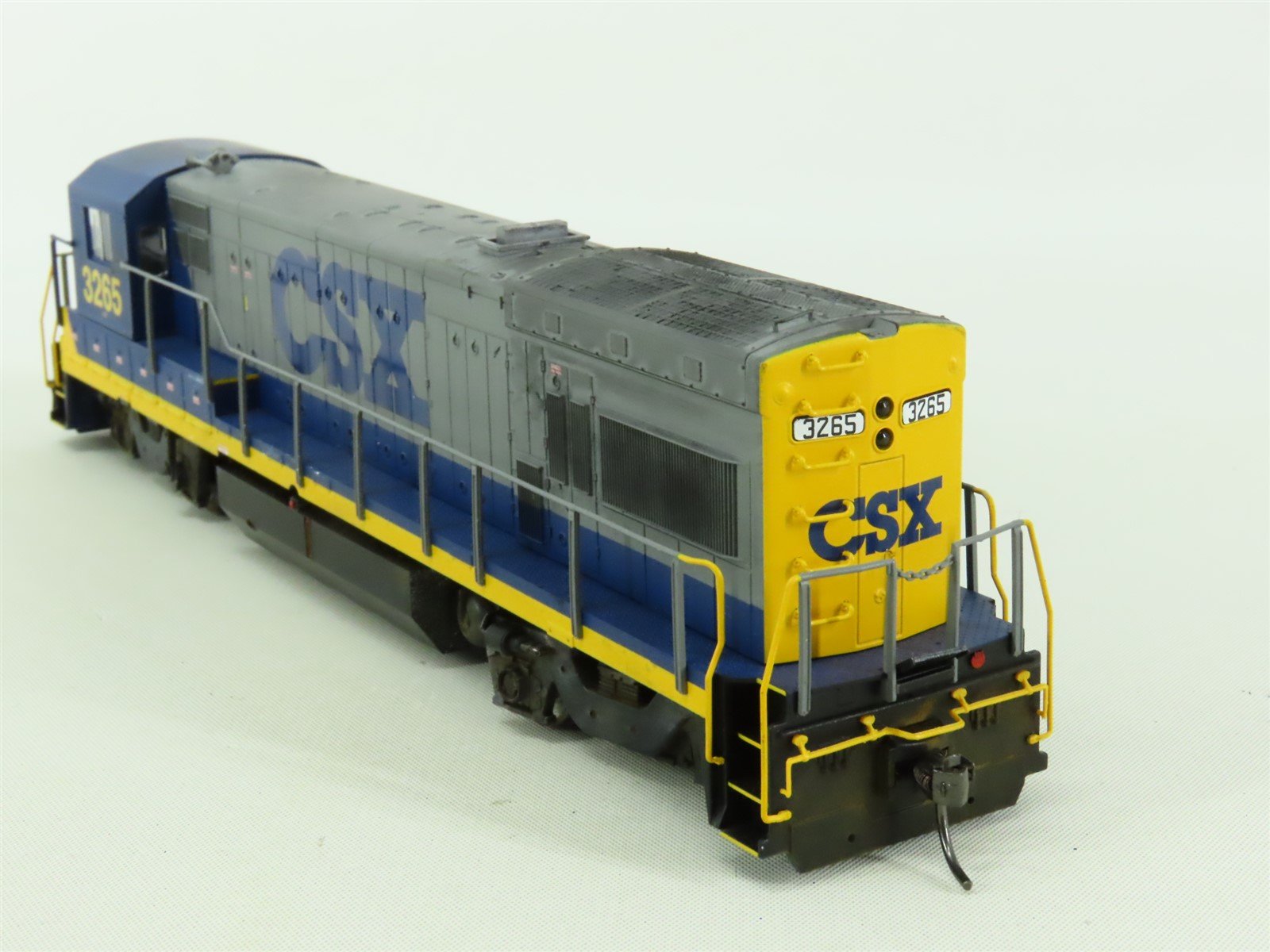 HO Scale Atlas 8270 CSX Transportation GE U23B Diesel #3265