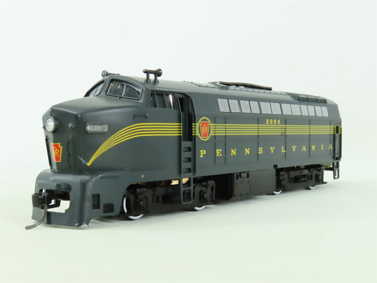 HO Scale E-R Models/Roco 040-4106 PRR Pennsylvania Sharknose Diesel #2004