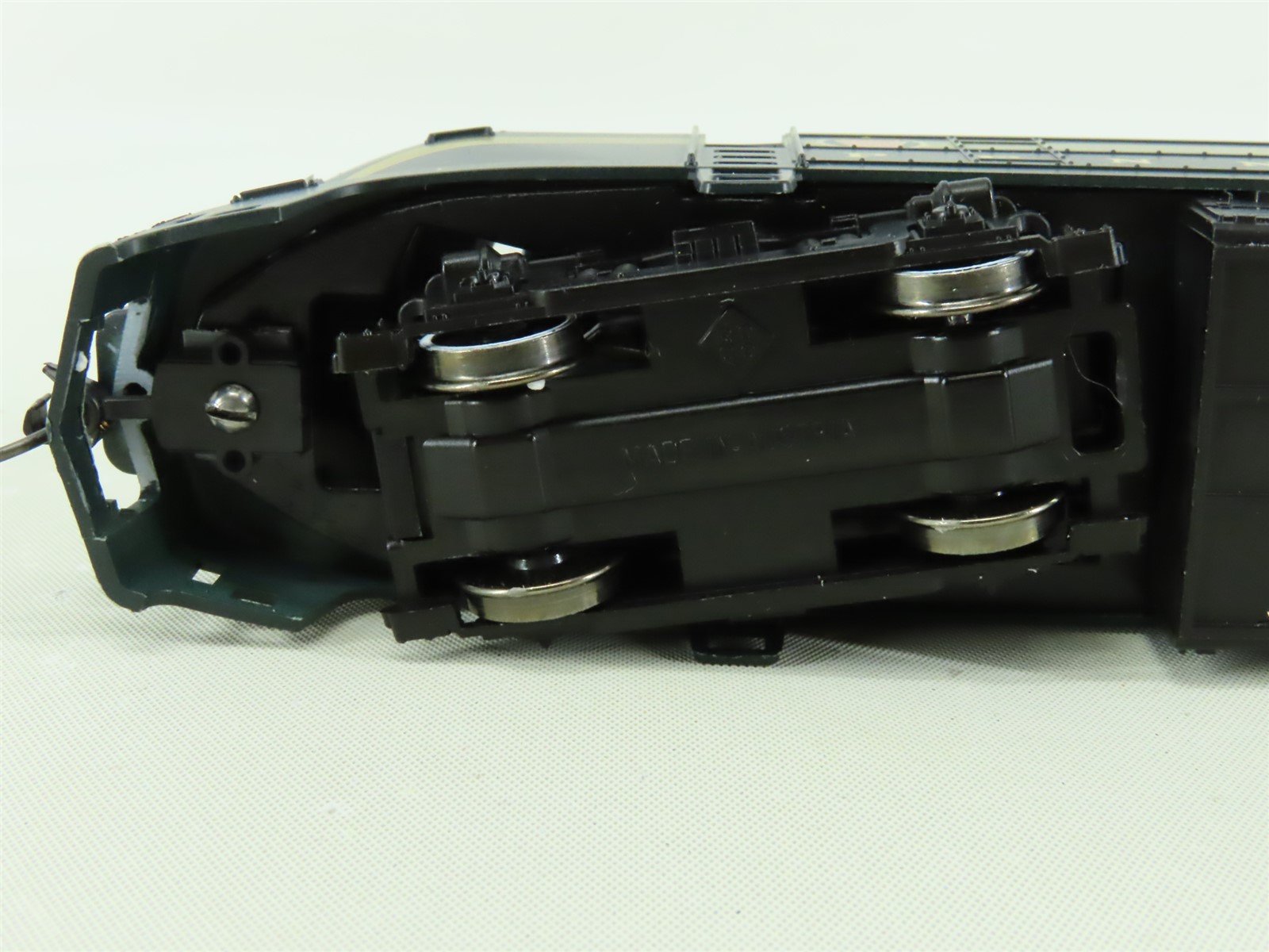 HO Scale E-R Models/Roco 040-4106 PRR Pennsylvania Sharknose Diesel #2004