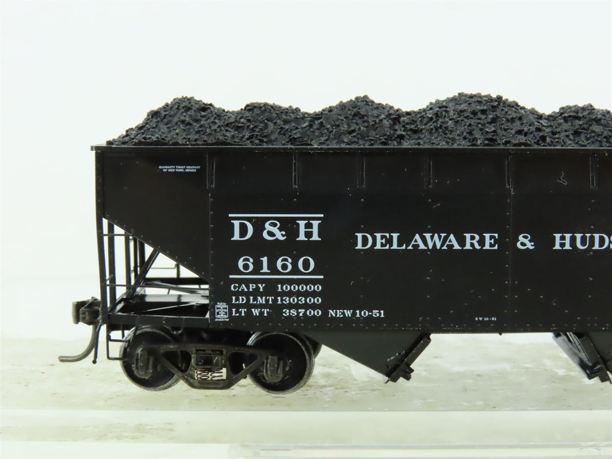 HO Scale Kadee #7034 D&amp;H Delaware &amp; Hudson 2-Bay Offset Hopper w/ Coal Load 6160