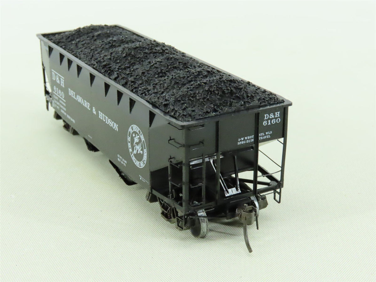 HO Scale Kadee #7034 D&amp;H Delaware &amp; Hudson 2-Bay Offset Hopper w/ Coal Load 6160