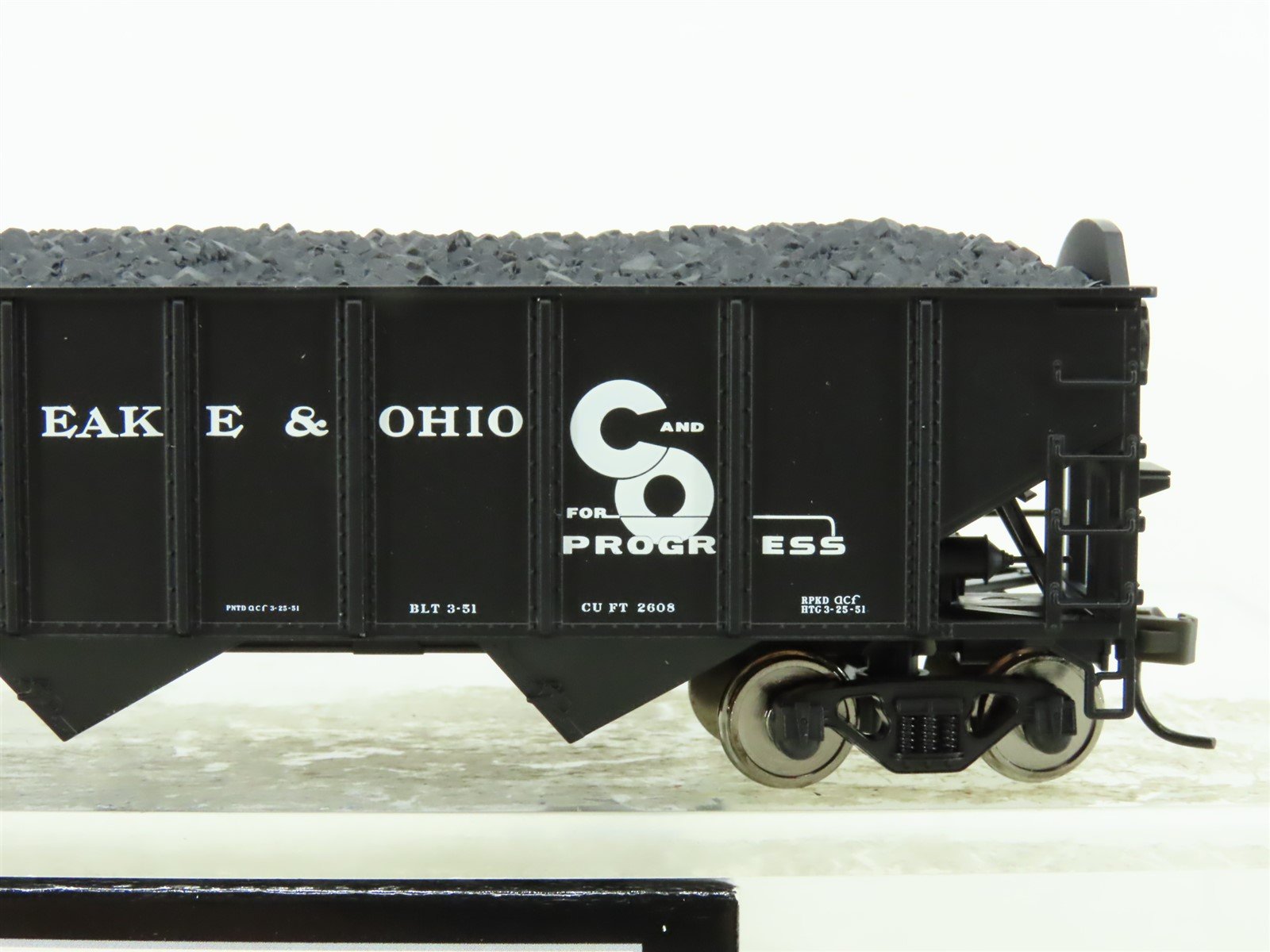 HO Scale Atlas Trainman #986 C&O Chesapeake & Ohio 3-Bay Hopper w/ Load #101022