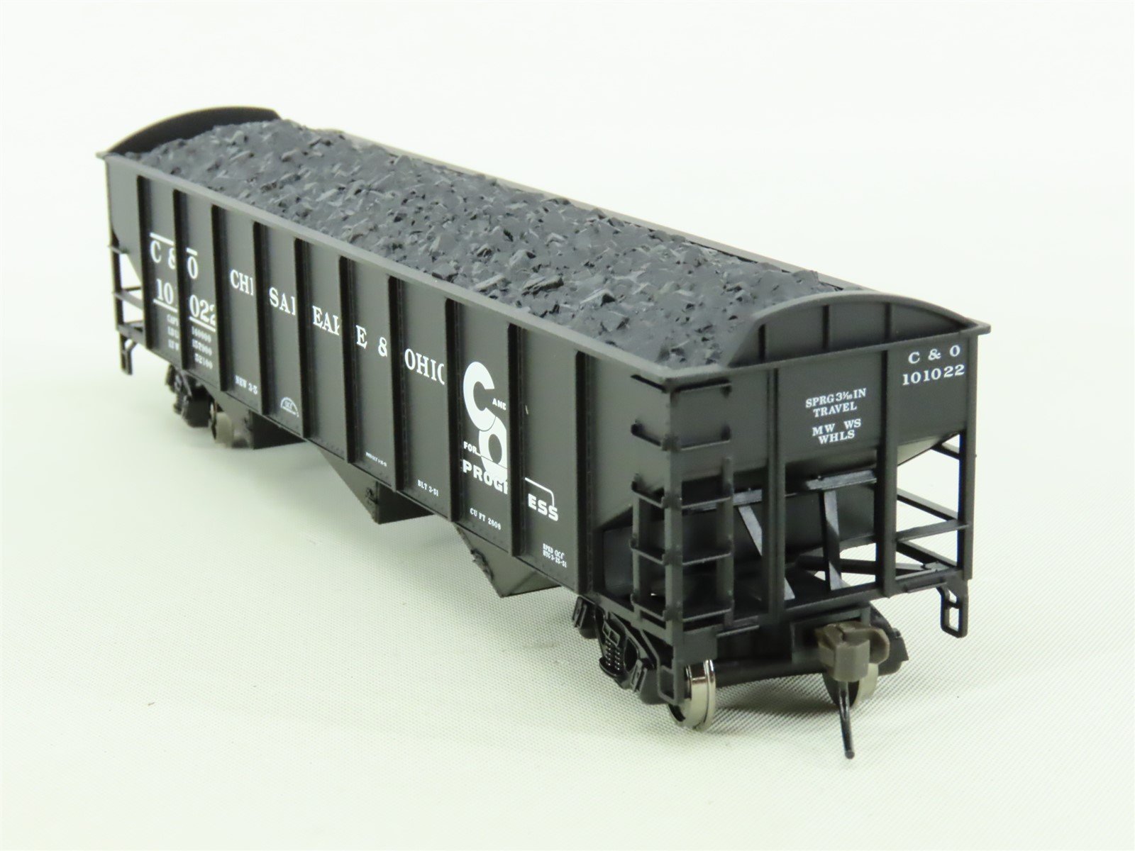 HO Scale Atlas Trainman #986 C&O Chesapeake & Ohio 3-Bay Hopper w/ Load #101022
