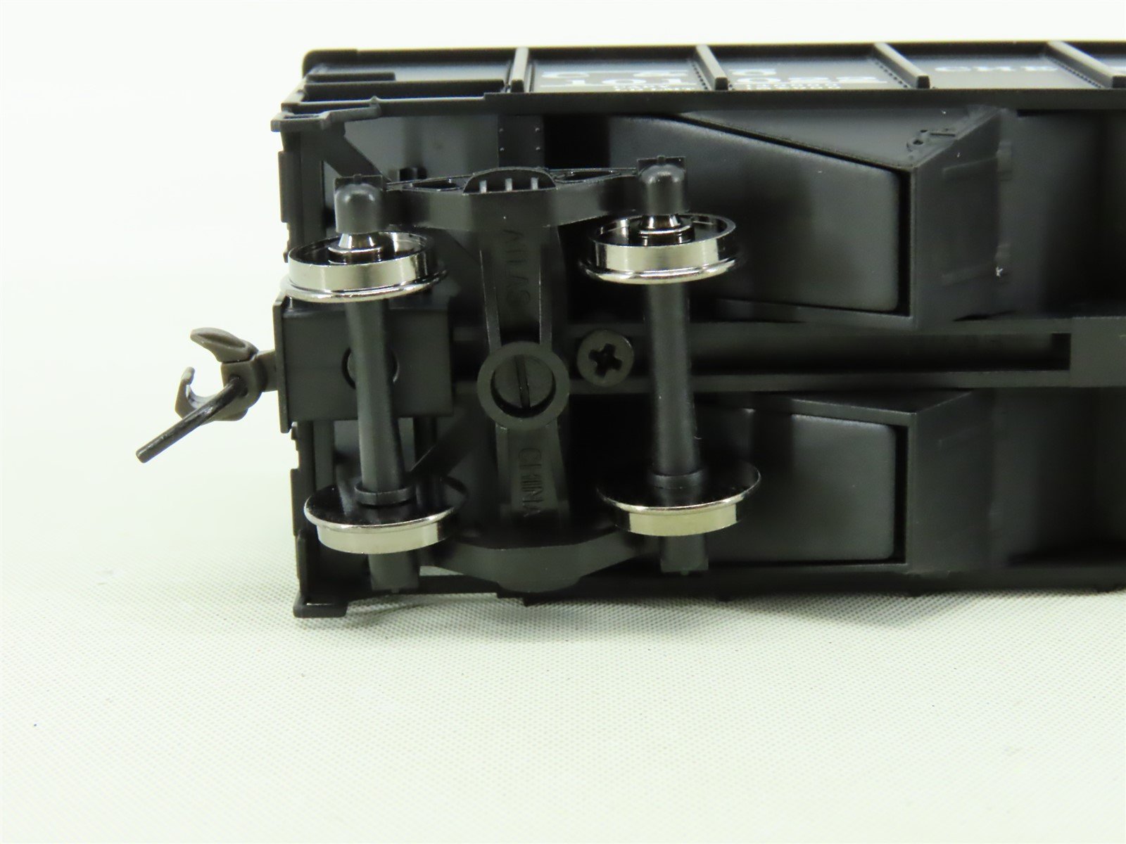 HO Scale Atlas Trainman #986 C&O Chesapeake & Ohio 3-Bay Hopper w/ Load #101022